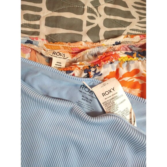 Roxy Swim Set Of 3 Pieces XL Shorts Are Medium But It Fits As A Set XL - Picture 6 of 16